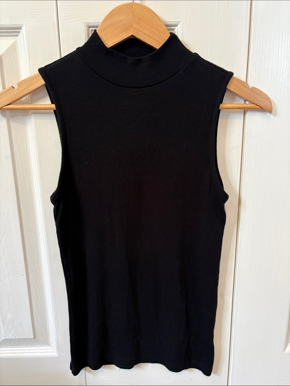 GAP Black Sleeveless Mock Neck Tank Top